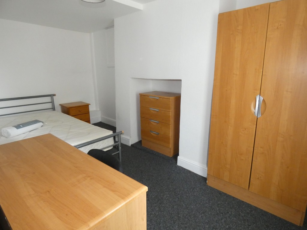 Images for Well Street, Rooms Available Including Bills, Exeter