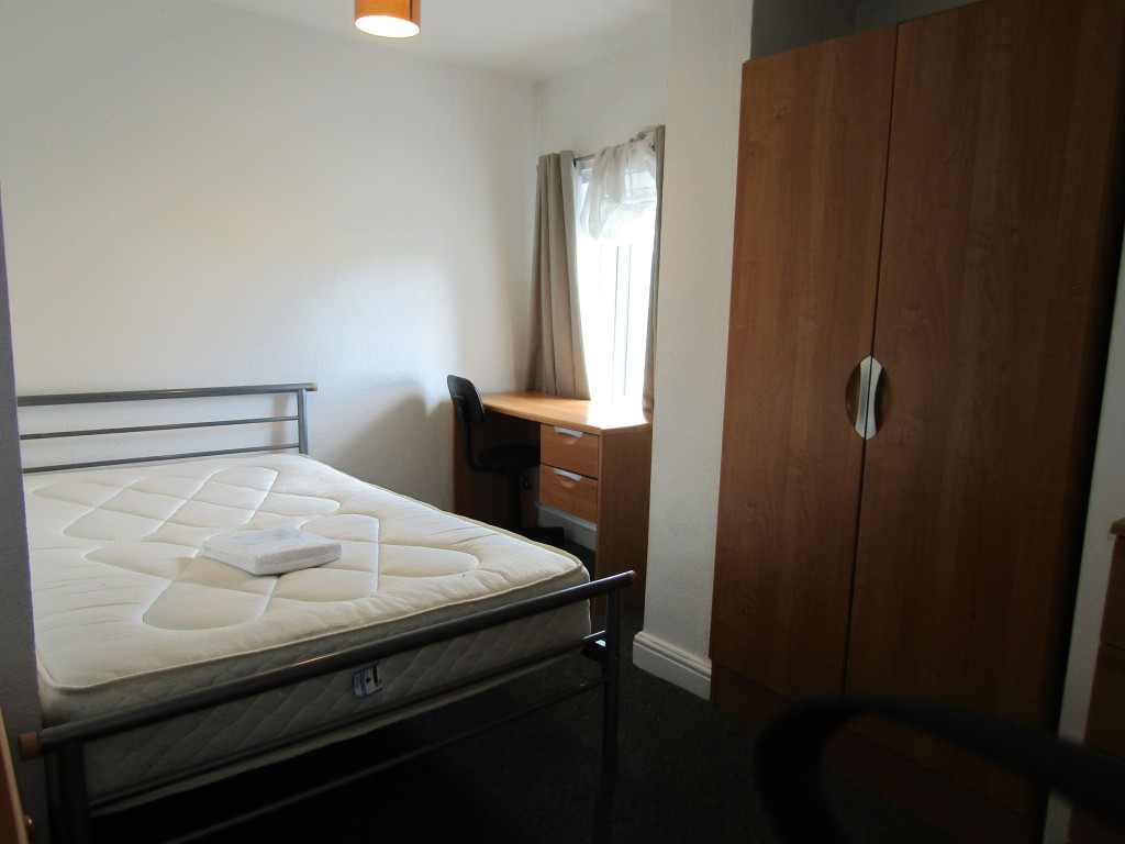 Images for Well Street, Rooms Available Including Bills, Exeter
