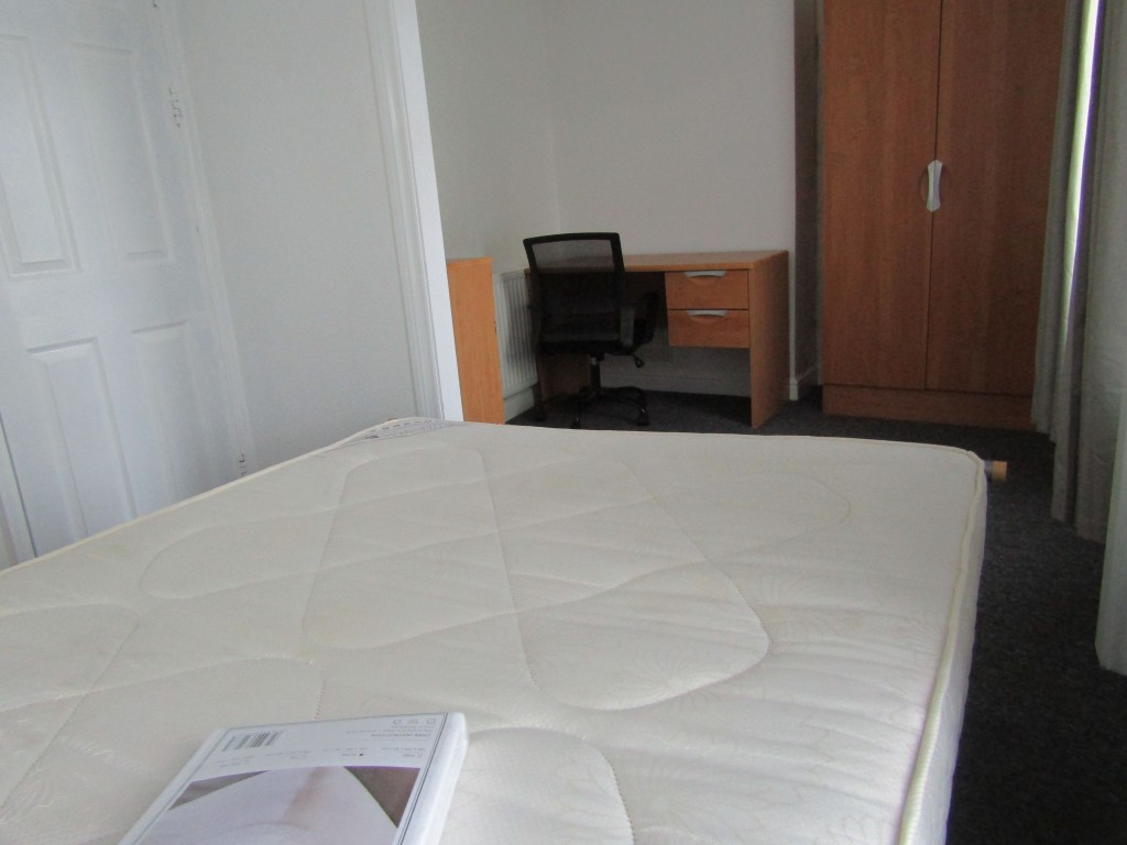 Images for Well Street, Rooms Available Including Bills, Exeter