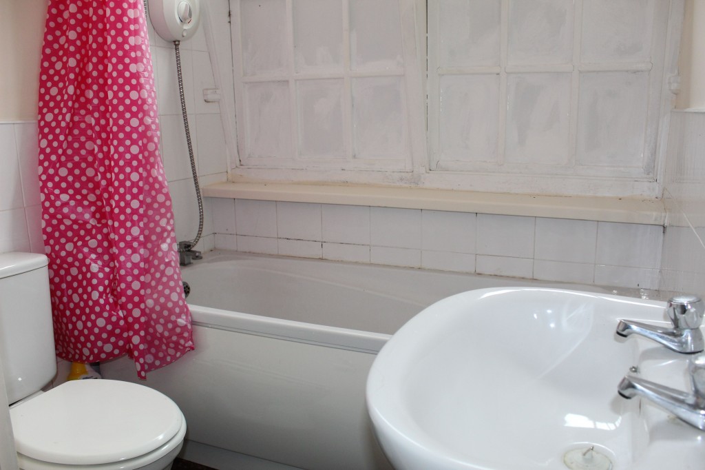 Images for The Lodge, Western Road, Crediton